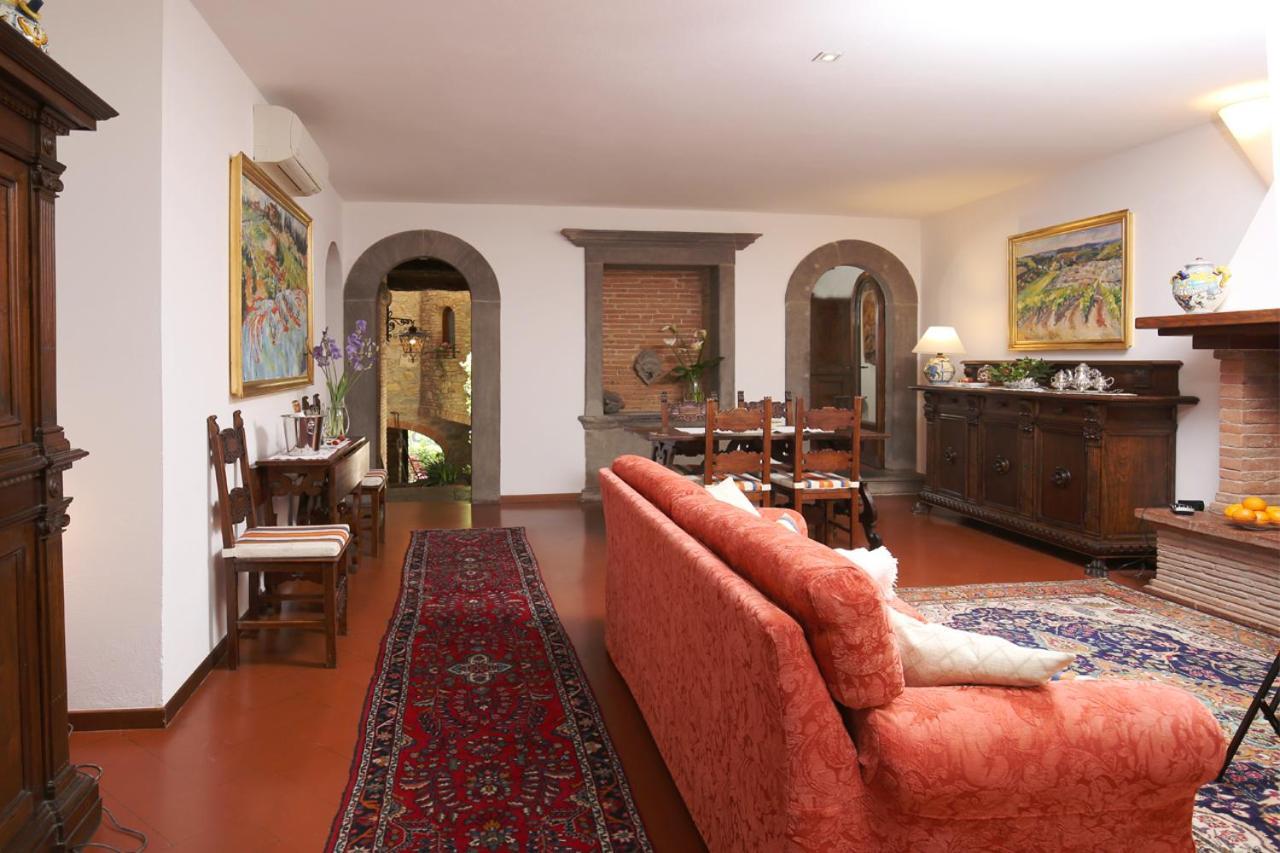Apartment in B&B Del Giglio San Donato in Poggio Buitenkant foto
